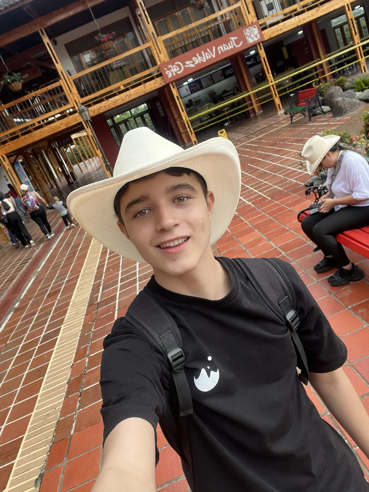 Santiago Cruz con sombrero aguadeño
